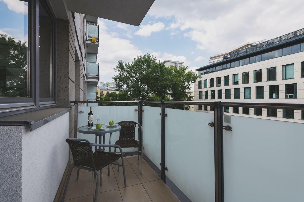 P&O Serviced Apartments Fabryczna Varsovia Exterior foto