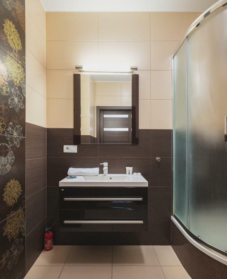 P&O Serviced Apartments Fabryczna Varsovia Exterior foto